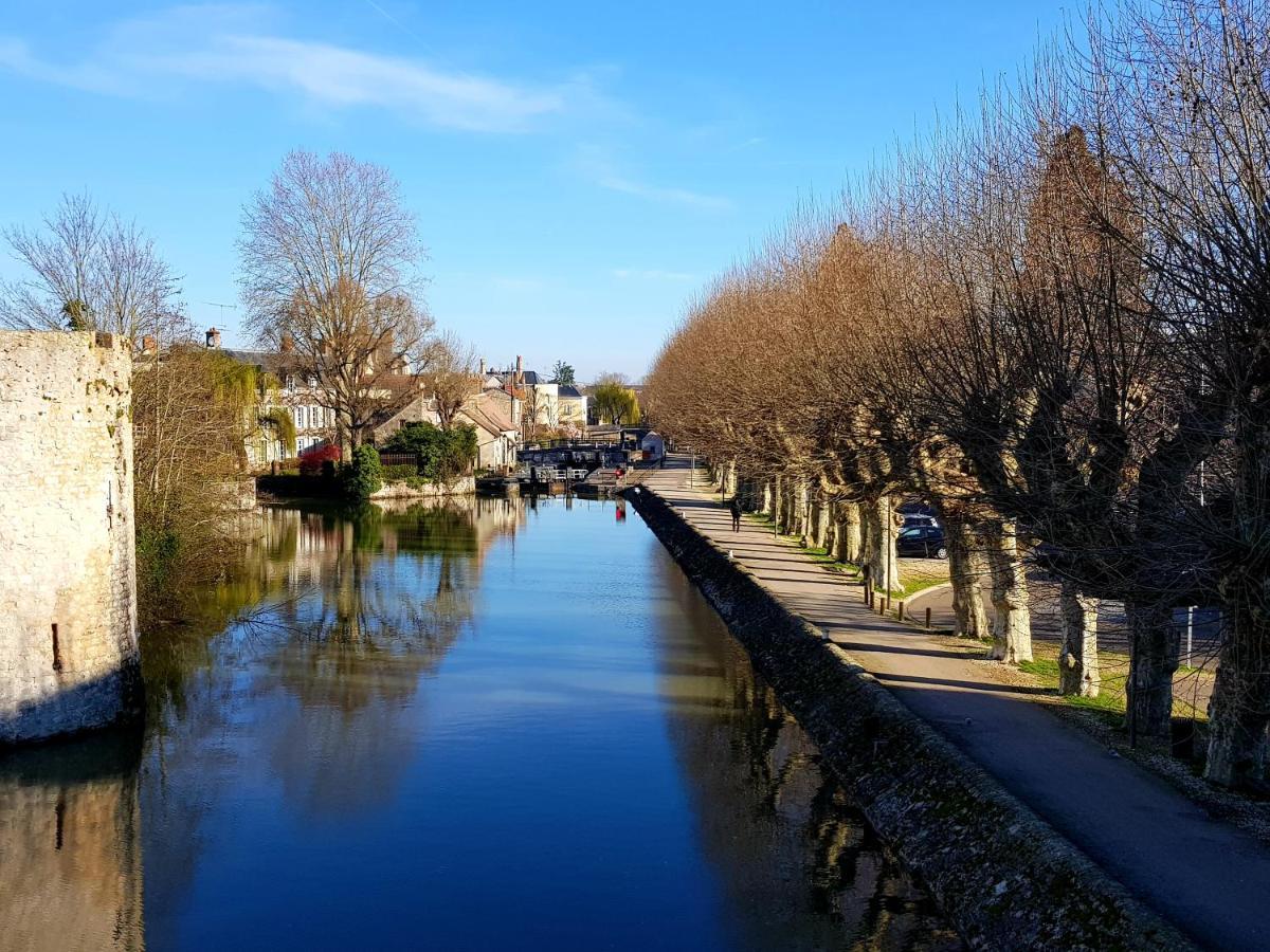 La Maison Virginie Logements De 1 A 5 Pers Chaleureux Centre, Parking, Linge, Wifi, Proximite Lac Canal Piscine Montargis Buitenkant foto