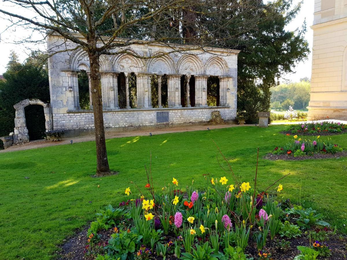 La Maison Virginie Logements De 1 A 5 Pers Chaleureux Centre, Parking, Linge, Wifi, Proximite Lac Canal Piscine Montargis Buitenkant foto