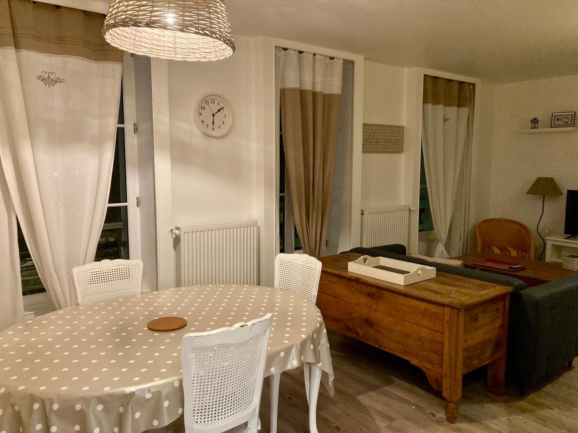 La Maison Virginie Appartements Climatises De 1 A 5 Pers Cosy Hyper Centre Cour Parking Linge Fibre Proximite Port Lac Canal Piscine Montargis Buitenkant foto